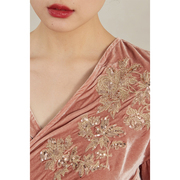 新中式真丝丝绒珠片刺绣交叠裹身式开衫丝绒压褶肌理感直筒半身裙