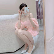 韩版气质复古一字肩泡泡袖粉色衬衫上衣2023夏时尚