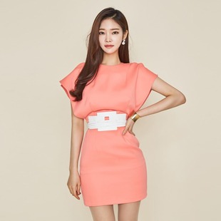夏装女装2021韩版气质ol淑女蝙蝠，袖修身显瘦很仙的白领连衣裙