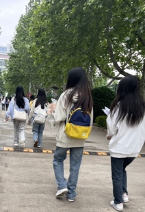 小学生太幼稚了高中生刚刚好大学生女生双肩书包背包，滨斯熊儿童(熊儿童)包