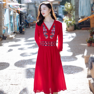 2023夏季长袖海边度假超仙沙滩裙红色民族风刺绣雪纺连衣裙女
