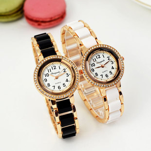 女士手表手链式陶瓷白色，镶钻简约韩版时尚高颜值轻奢小众石英腕表