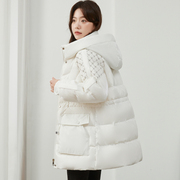 收腰羽绒服女中长款2023年韩版时尚拼接潮流，亮面冬装加厚外套