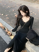 赫本风法式黑色长袖连衣裙秋冬显身材小众高级感修身显瘦包臀长裙