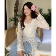 韩国chic夏季小众温柔风圆领盘扣，镂空高开叉(高开叉)长袖蕾丝罩衫连衣裙女
