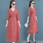 雪纺连衣裙女2023流行夏法式(夏法式)很仙的复古高腰，红色波点长裙v领