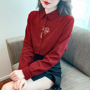 文艺复古刺绣棉质衬衫女2023秋红色时尚减龄打底叠穿长袖上衣