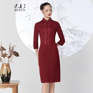 木真了中式改良连衣裙，红色中国风刺绣，短款喜妈妈旗袍裙633