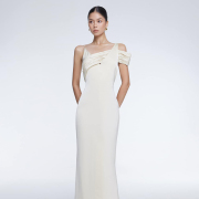 越南小众品牌TRIOJI 2023年冬季高挑显身材设计感气质吊带裙