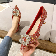 红色婚鞋女3cm低跟水晶，婚纱秀禾新娘鞋，2024年法式宴会高跟鞋