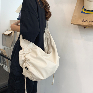 包包女斜挎包大容量，韩版大学生chic帆布纯色，休闲时尚单肩包潮