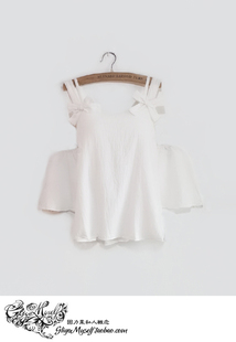 舒服的缅布料气质白色，复古可爱蝴蝶结一字，领露肩吊带背心娃娃衫