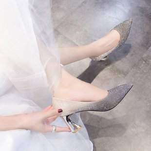 粗跟婚鞋女2023年日常可穿高跟，白纱婚纱亮片，新娘鞋结婚不累脚