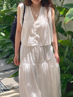 韩国chic夏季法式小清新v领无袖背心，衬衫+刺绣镂空提花半身裙套装