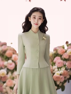 早春韩剧女主穿搭高级感小香风时尚绿色外套，半身裙两件职业套装女