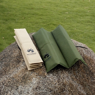 户外便携小坐垫加厚隔凉折叠坐垫，露营军训防潮垫野餐垫地垫坐垫子