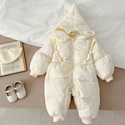 婴儿衣服秋冬羽绒服，冬季连体衣新生儿女，宝宝外出哈衣加厚棉袄
