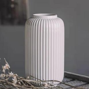 日式白色陶瓷花瓶高级感轻奢条纹复古北欧客厅摆件冬青银柳插花
