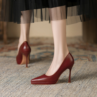 酒红色高跟鞋女细跟2024春季10厘米性感尖头，防水台不累脚单鞋