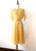 vintage古着复古洋气，撞色黄色碎花设计感腰带连衣裙短袖显白
