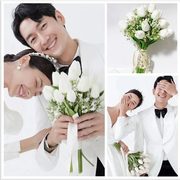 韩式新娘手捧花韩系婚纱照，拍摄郁金香手，捧花结婚婚礼白色手拿花