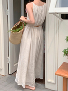韩国chic夏季法式小心机，镂空露腰设计感中长款无袖吊带连衣裙女