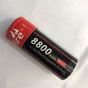 26650锂电池8800毫安大容量，电池强光手电筒电池充电头灯户外露营
