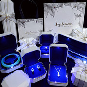 新年春高档LED灯首饰盒创意项链单对戒指手镯吊坠包装礼物盒求婚