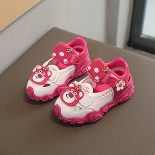 草莓熊运动(熊运动)凉鞋，女童鞋子玫红色2024夏季小女孩公主网面包头沙滩鞋