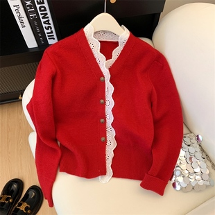 红色毛衣女(毛衣女)款，2024秋冬时尚洋气，减龄蕾丝边设计感冬季针织开衫