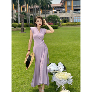 xulu原创夏季香芋紫垫肩，设计感系带显身材，垂感无袖交叉v领连衣裙