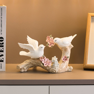 现代简约陶瓷小鸟摆件，家居客厅酒柜软，装饰品欧式房间桌面玄关摆件