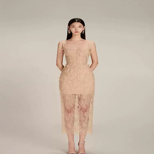 越南小众设计气质重工立体蕾丝花瓣吊带开叉名媛修身连衣裙
