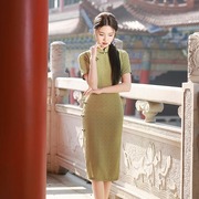 新中式改良旗袍女2024年春夏复古绿色棉麻提花中长款连衣裙