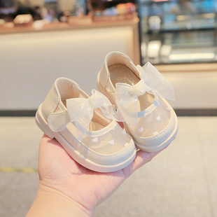 夏季女宝宝鞋子1一2岁小童，公主软底学步鞋，春秋镂空透气婴儿半凉鞋