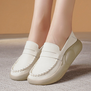 白色护士鞋软底透气不累脚，平底轻便一脚蹬女鞋子厚底中跟真皮单鞋