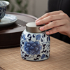 青花瓷茶叶罐密封锡盖创意个性时尚日式仿古存储茶罐小号便携陶瓷