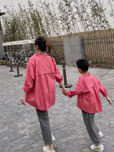 网红亲子装衬衫2023春装母子母女装韩版大码宽松粉色长袖衬衣
