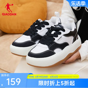 中国乔丹板鞋女2024春季休闲帆布，波浪鞋厚底，增高面包鞋运动鞋