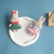 圣诞花衣小兔子玩偶胸针钥匙扣包挂件手工diy编织毛线材料包成品
