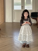 儿童裙子2024韩版夏季女童字母满印吊带裙宝宝时髦连衣裙长裙