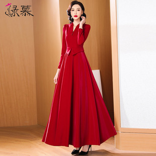 高级感酒红色连衣裙假两件2024春秋女装气质，v领修身显瘦长裙