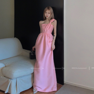 独特连衣裙超好看洋装长裙到脚踝气质高端粉色蝴蝶结斜肩晚礼服夏