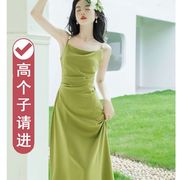 法式绿色连衣裙夏季2024高级感气质绝美超仙吊带开衫两件套装
