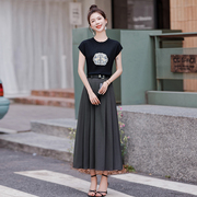 2024夏装新中式国风刺绣针织，t恤灰色，西装百褶半身裙两件套女