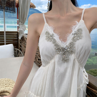 白色夏季超仙海边沙滩裙度假风长裙V领钉钻雪纺吊带连衣裙女
