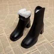 GG。高跟雪地靴女2023秋冬保暖棉鞋今年流行的黑色短靴