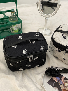 赫本玫瑰~黑白立体印花化妆包 便携手提耐脏洗漱包护肤品收纳包袋