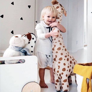 ins北欧创意可爱长颈鹿公仔毛绒，玩具抱枕玩偶，睡觉抱枕可站立民宿
