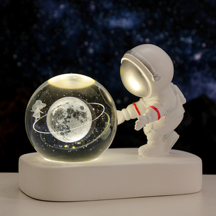 宇航员小夜灯水晶球摆件太空人桌面，房间家居装饰品，生日礼物男生女